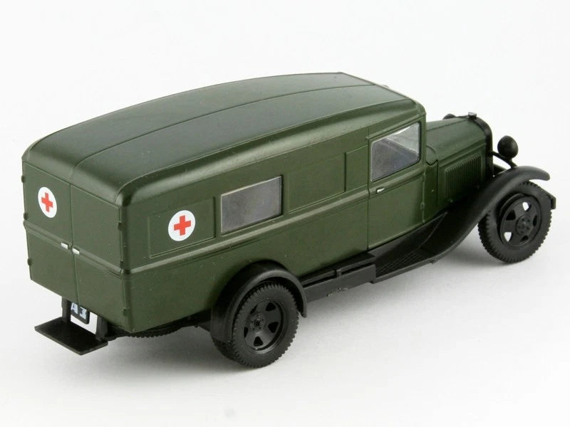 GAZ M55 Ambulance 1:43 Diecast Model Car, Soviet Military Medical Truck Miniature, Vintage Green Alloy Collectible Vehicle for Display