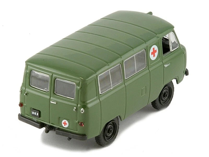 UAZ-450A Ambulance 1:43 Diecast Model Car, Soviet Military Medical Van Miniature, Green Alloy Collectible Vehicle for Display & Collectors