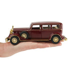 1:32 Vintage Luxury Sedan Diecast Car Model, Burgundy & Gold Classic Alloy Miniature Collectible for Retro Car Enthusiasts