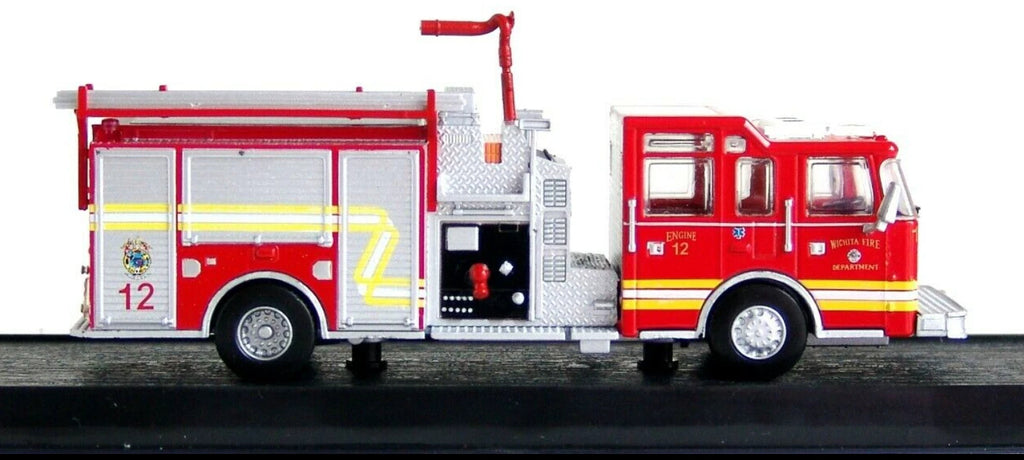 Pierce Dash Top Mount Pumper Fire Truck 1:64 Diecast Model, USA Fire Engine Collectible, Detailed Fire Department Rescue Truck Scale Model for Display