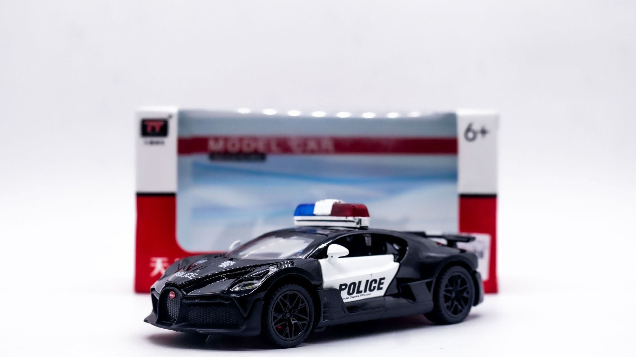 1:32 Bugatti Divo Police Diecast Car Model, Black Supercar Alloy Miniature with Opening Doors & LED Lights