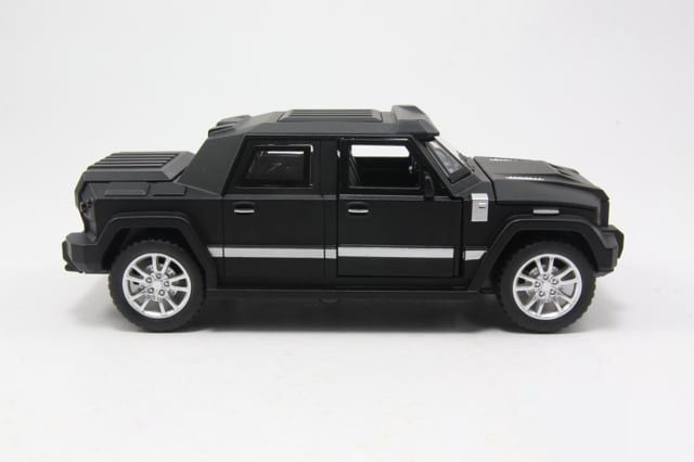 1:32 Dartz Kombat Prombron Armored SUV Diecast Model Car, Black Luxury Tactical Vehicle Alloy Miniature