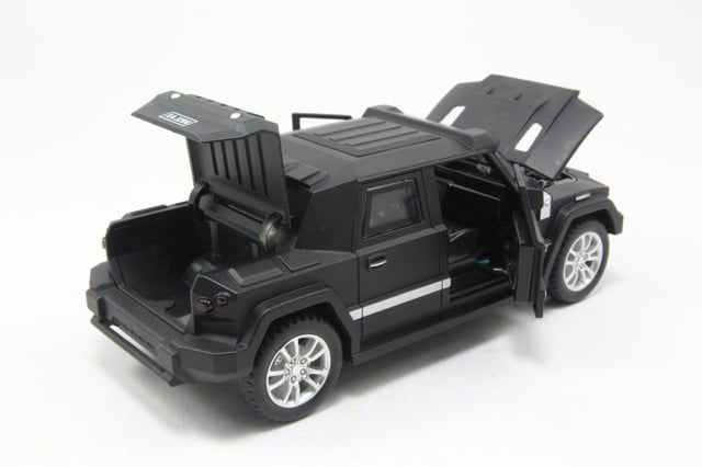 1:32 Dartz Kombat Prombron Armored SUV Diecast Model Car, Black Luxury Tactical Vehicle Alloy Miniature