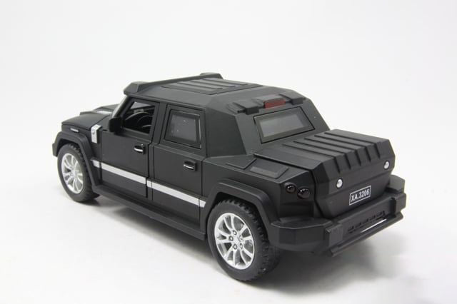 1:32 Dartz Kombat Prombron Armored SUV Diecast Model Car, Black Luxury Tactical Vehicle Alloy Miniature