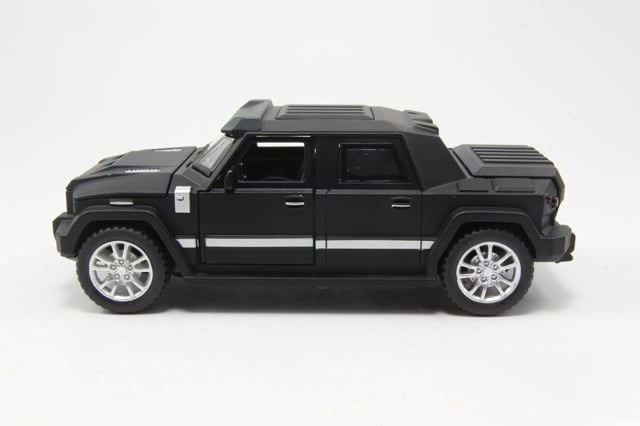 1:32 Dartz Kombat Prombron Armored SUV Diecast Model Car, Black Luxury Tactical Vehicle Alloy Miniature