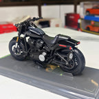 1:18 Harley Davidson Fat Bob 114 Black Diecast Motorcycle Model, Custom Alloy Miniature for Motorcycle Collectors
