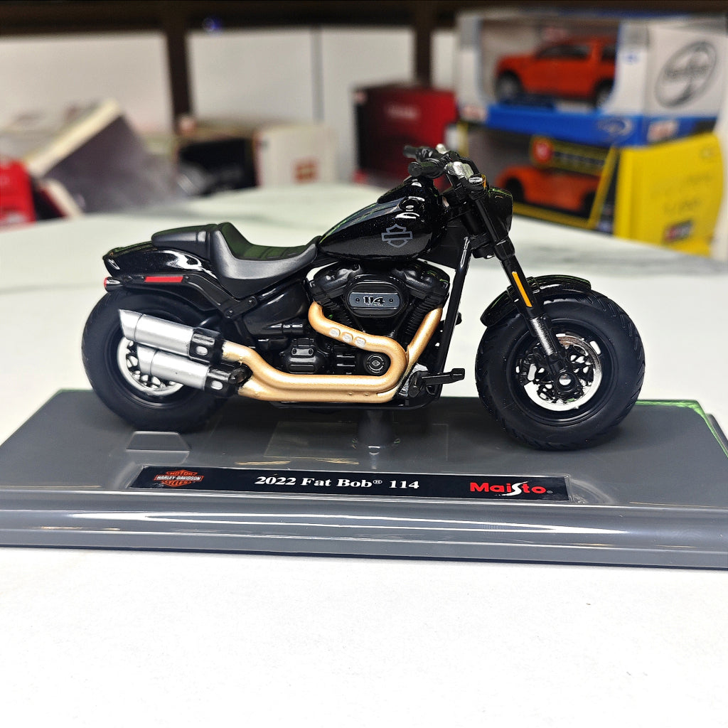 1:18 Harley Davidson Fat Bob 114 Black Diecast Motorcycle Model, Custom Alloy Miniature for Motorcycle Collectors