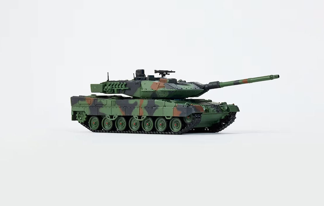 Leopard 2A6 Main Battle Tank 1:64 Diecast Model, German Army Military Tank Collectible, Detailed Camouflage Tank Scale Model for Display and Collection