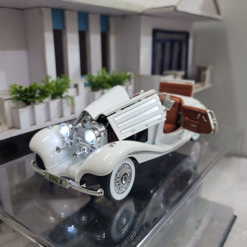 1:24 Vintage Convertible Classic Diecast Car Model with LED Lights, Cream Retro Alloy Miniature Collectible for Old-Timer Car Enthusiasts