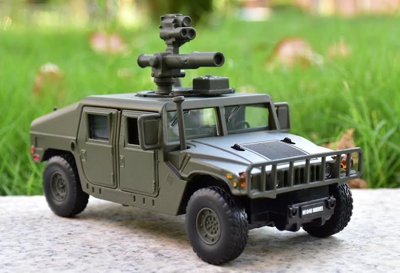 Hummer Humvee M1046 Military 1:32 Diecast Model Vehicle, US Army Tactical Armored Truck Collectible, Detailed Humvee Scale Model for Display and Military Collection