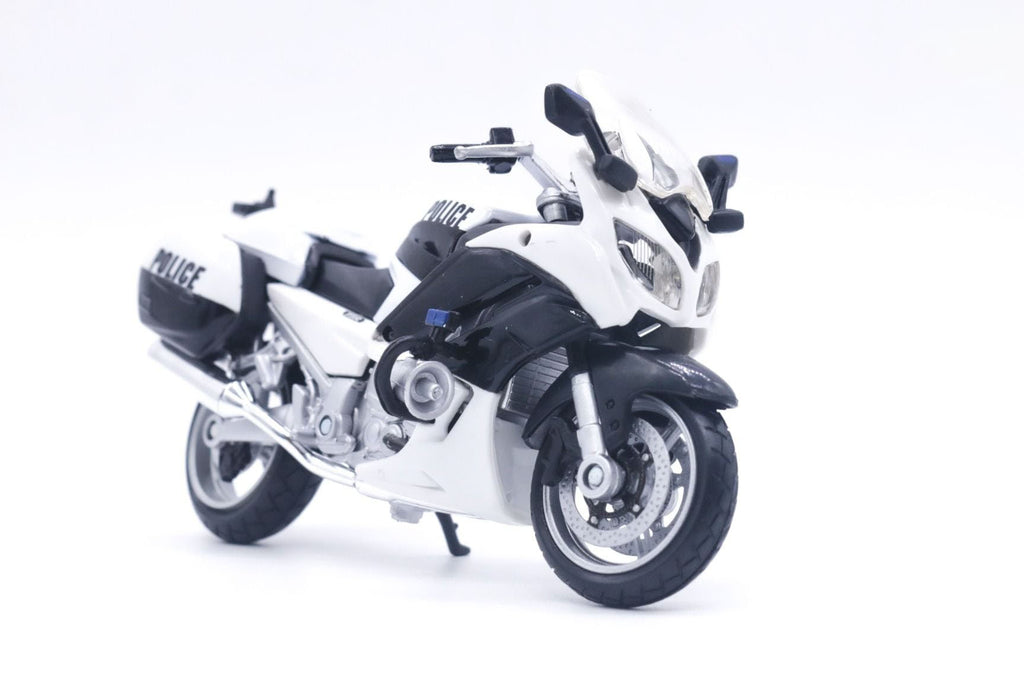 1:18 Yamaha FJR1300 Police Diecast Motorcycle Model, White Black Patrol Touring Bike Alloy & Plastic Miniature