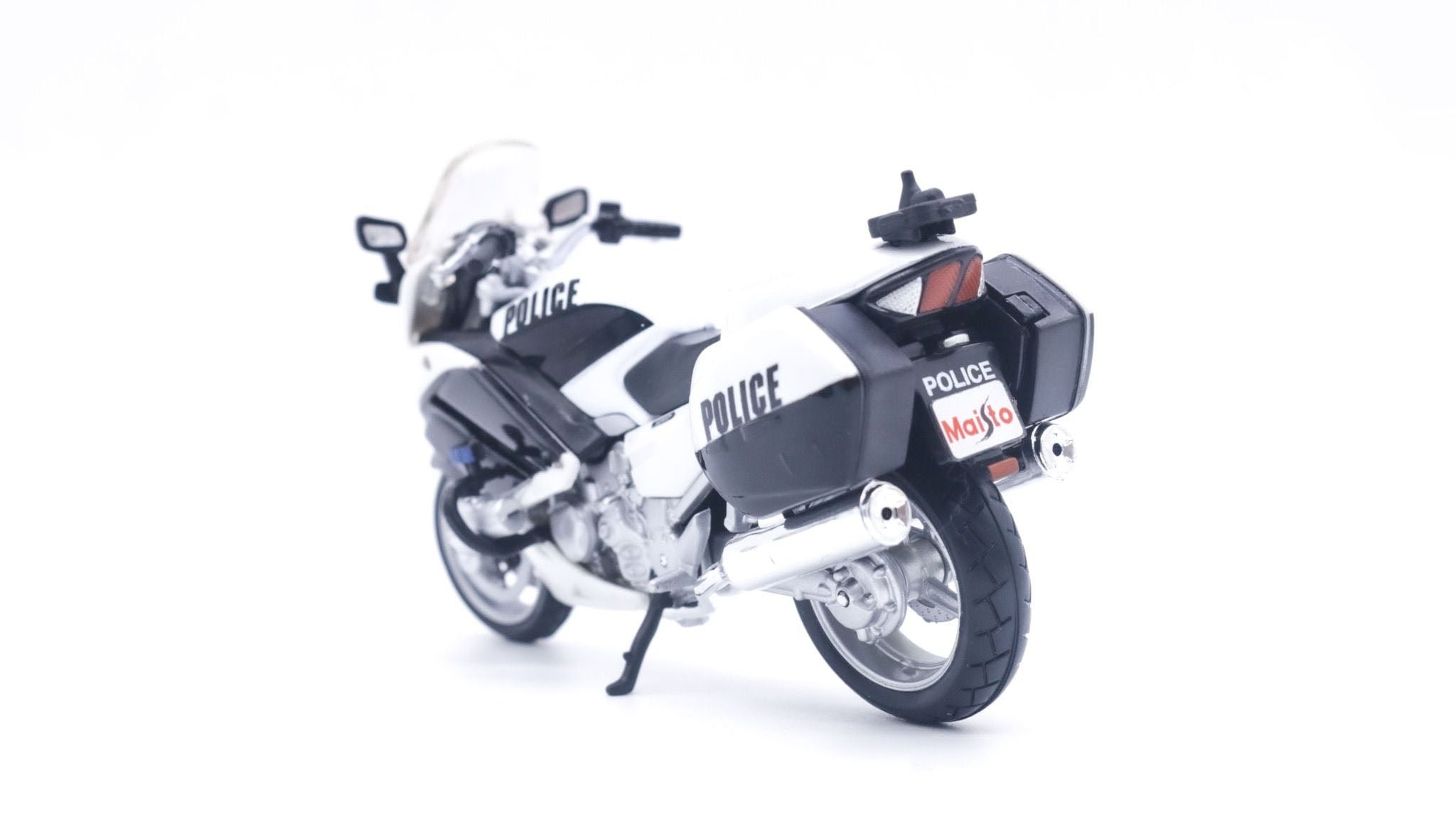 1:18 Yamaha FJR1300 Police Diecast Motorcycle Model, White Black Patrol Touring Bike Alloy & Plastic Miniature